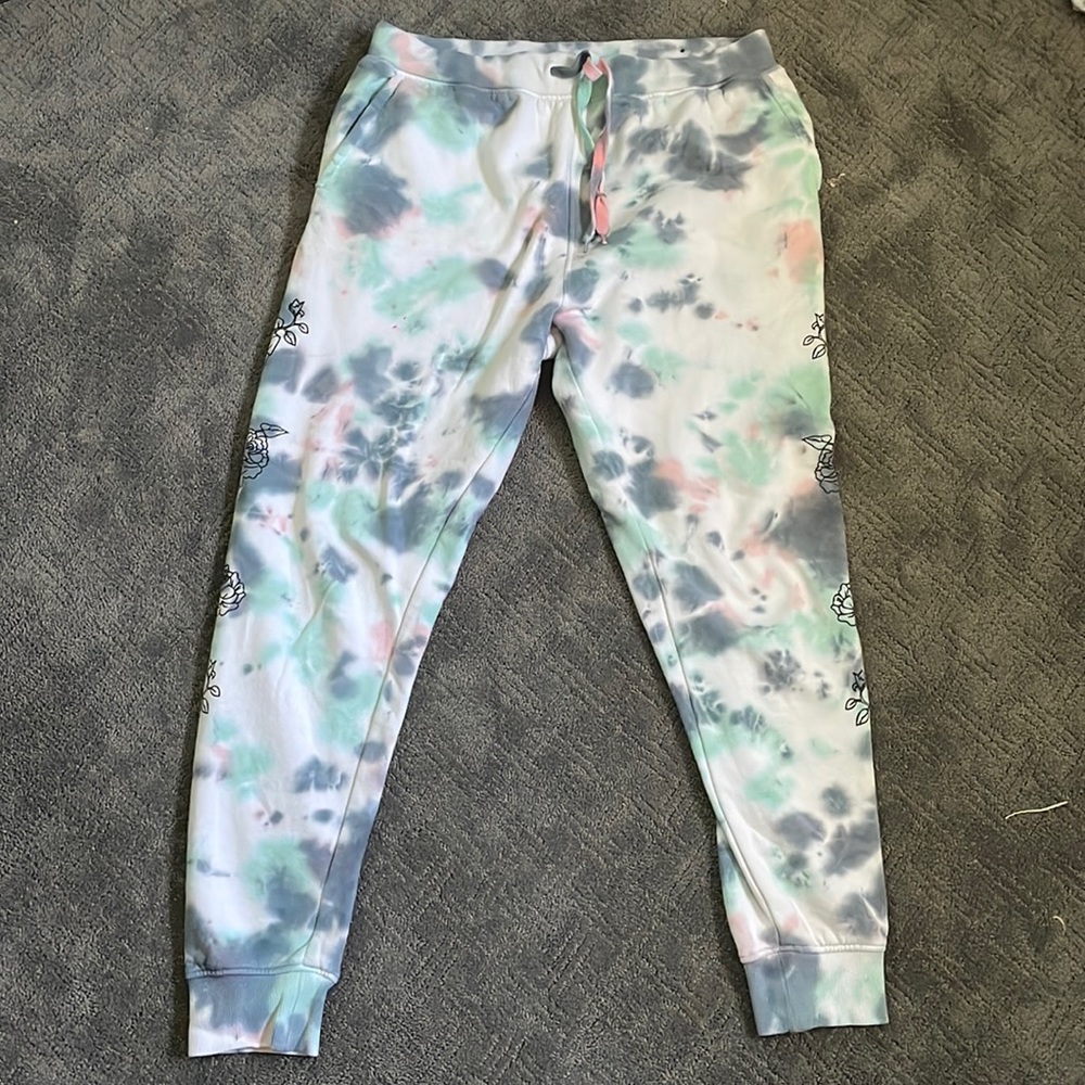 Zumiez tie dye rose pattern sweatpants